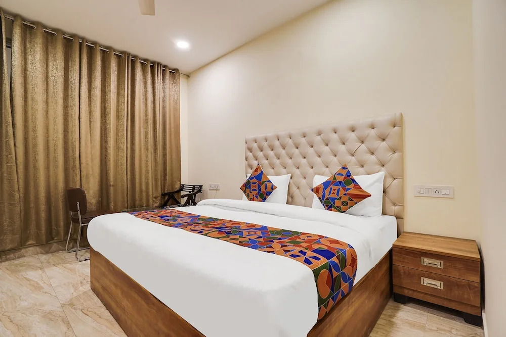 Большая Нойда: FabHotel Prime Royals Orchard
