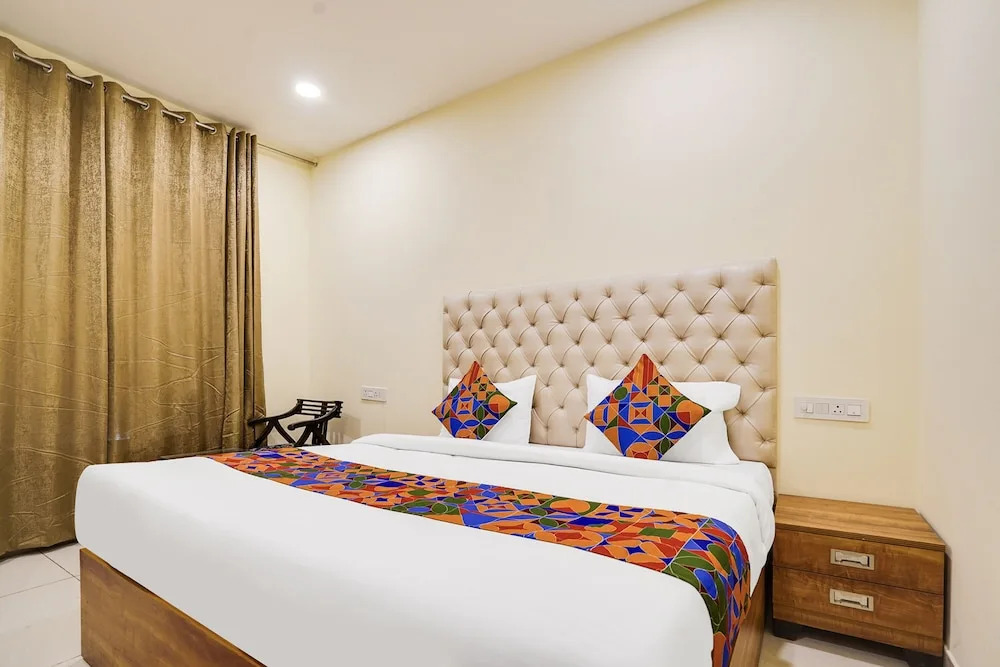 Большая Нойда: FabHotel Prime Royals Orchard