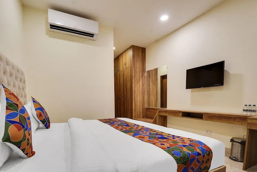 Большая Нойда: FabHotel Prime Royals Orchard