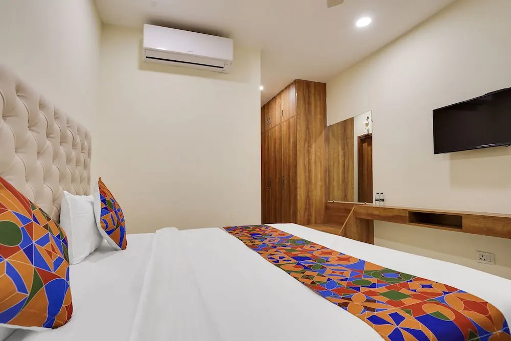 Большая Нойда: FabHotel Prime Royals Orchard