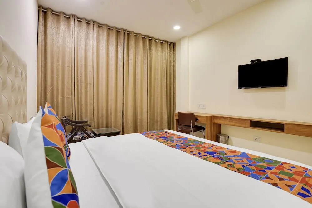 Большая Нойда: FabHotel Prime Royals Orchard
