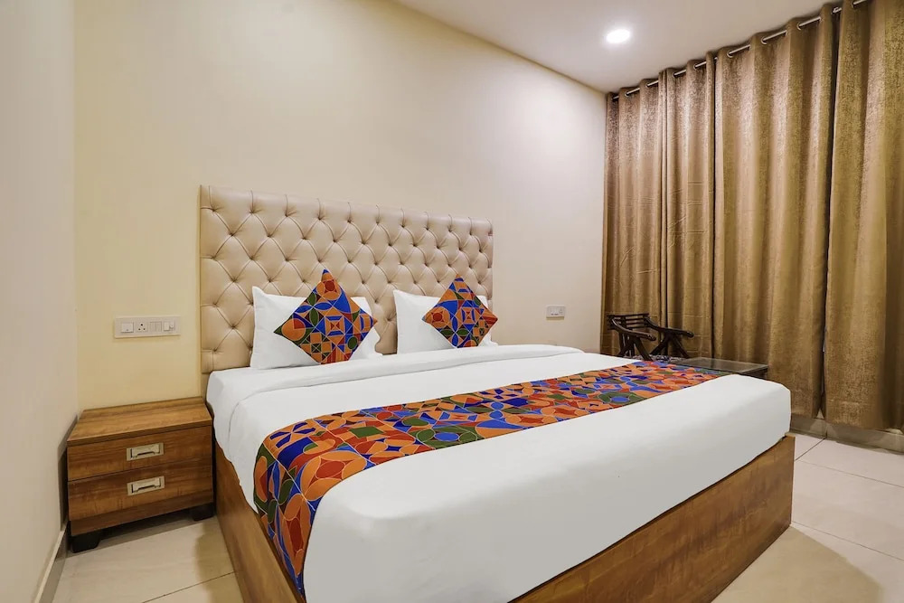 Большая Нойда: FabHotel Prime Royals Orchard