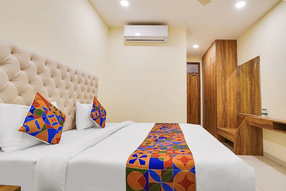 Большая Нойда: FabHotel Prime Royals Orchard