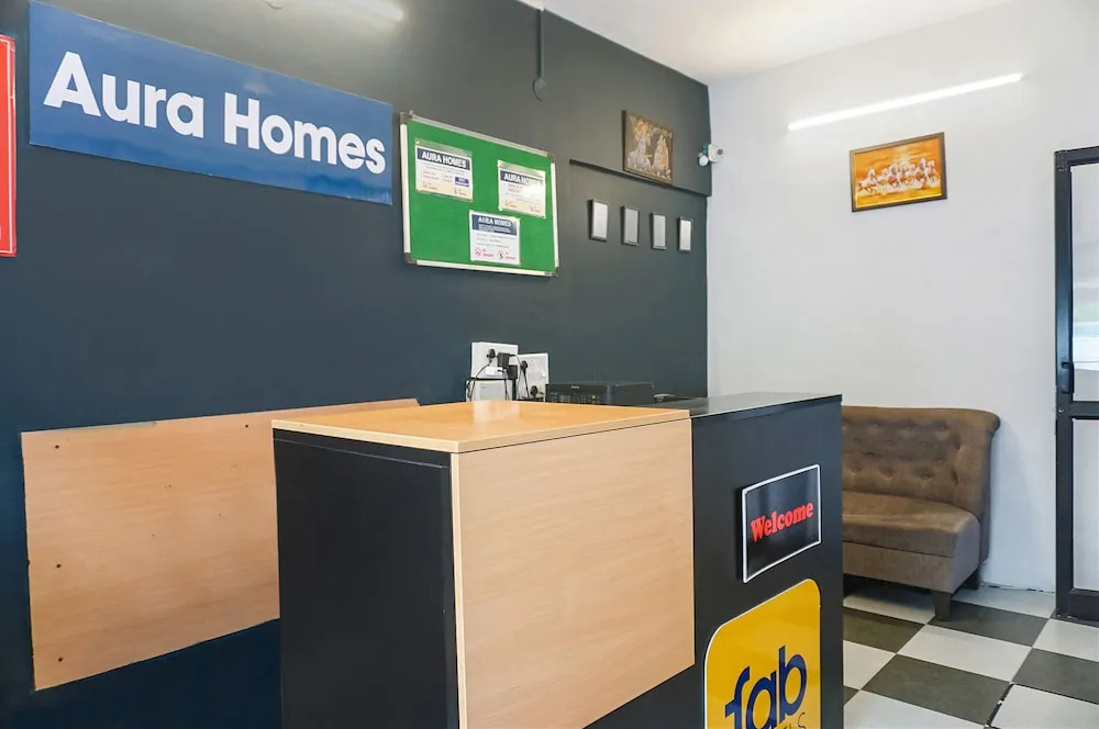 Пимпри-Чинчвад: FabHotel Aura Homes