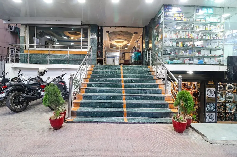 Патна: FabHotel Nand