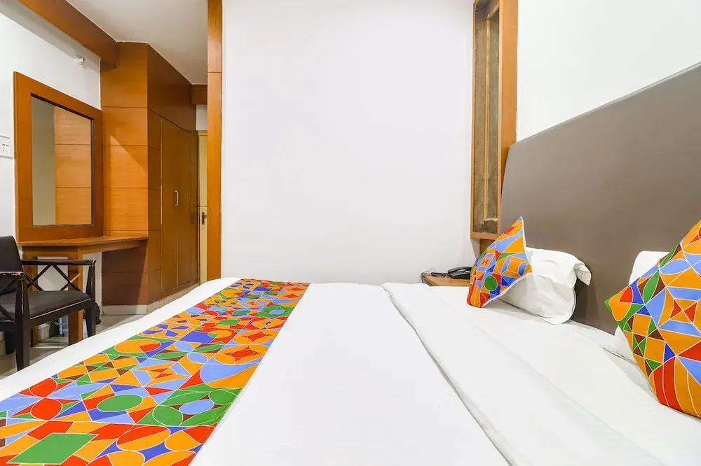 Патна: FabHotel Nand