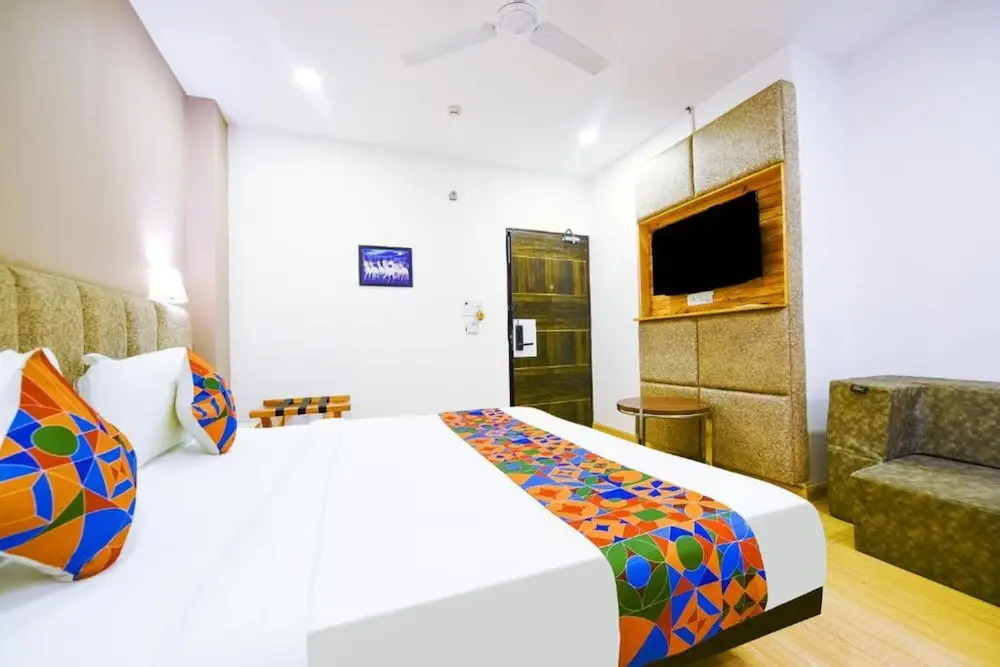 Нойда: FabHotel Prime Ayaan Residency