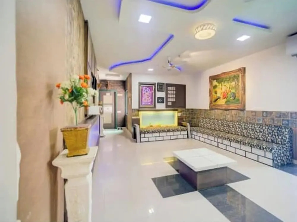 Вадодара: Hotel Ayaansh