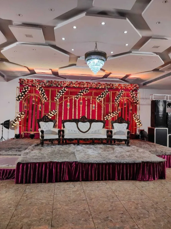 Барейлли: Shree Sai Lawns