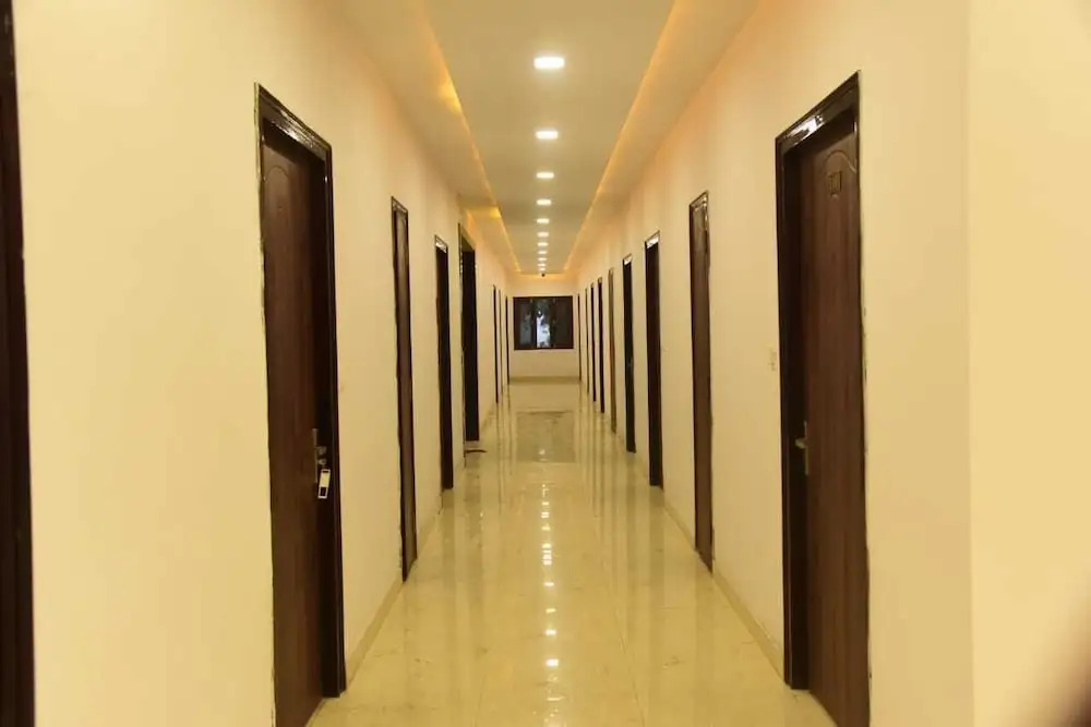 Барейлли: Shree Sai Lawns