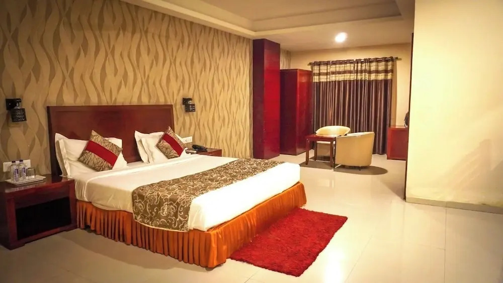 Bilaspur: Hotel Silver Oak