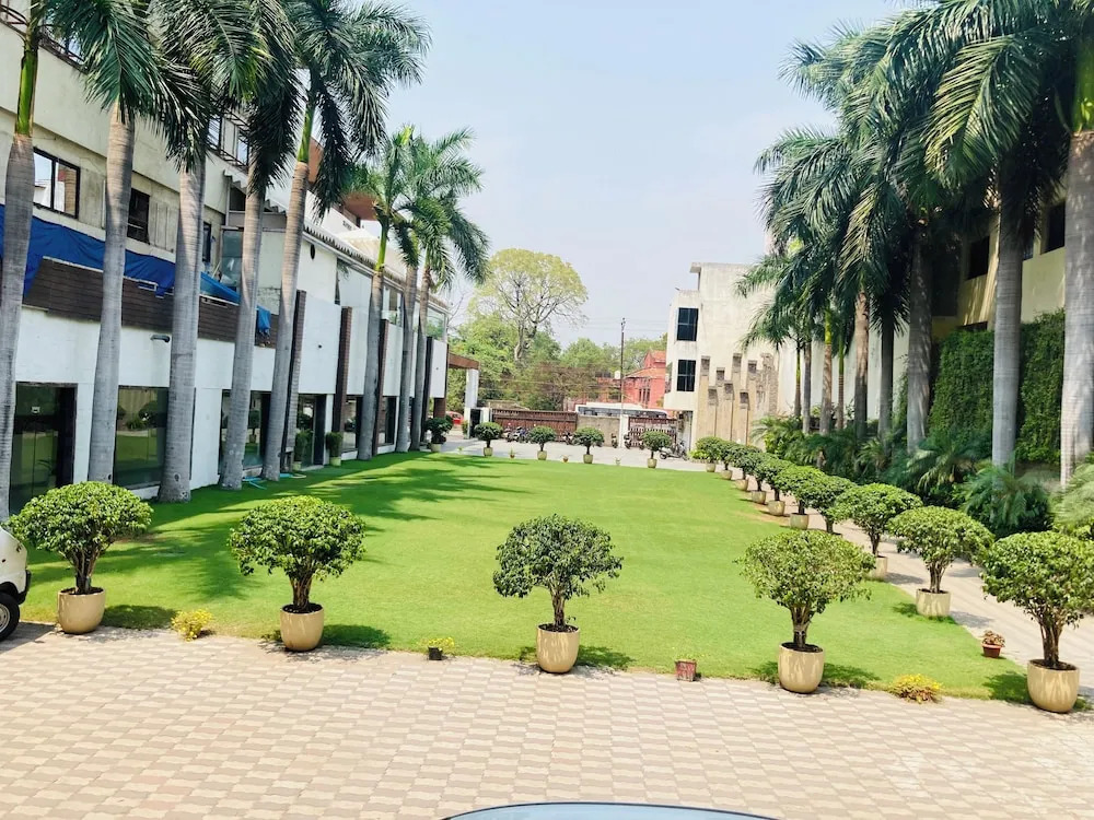 Bilaspur: Hotel Silver Oak