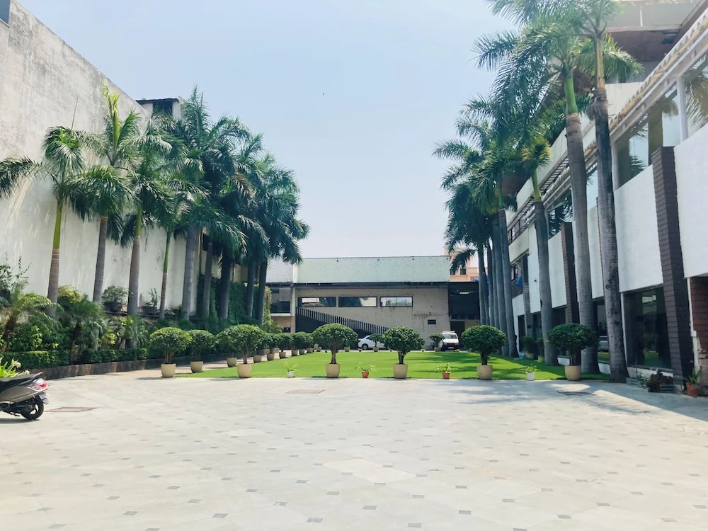 Bilaspur: Hotel Silver Oak
