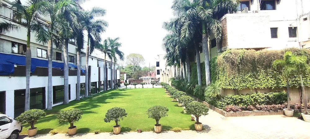 Bilaspur: Hotel Silver Oak