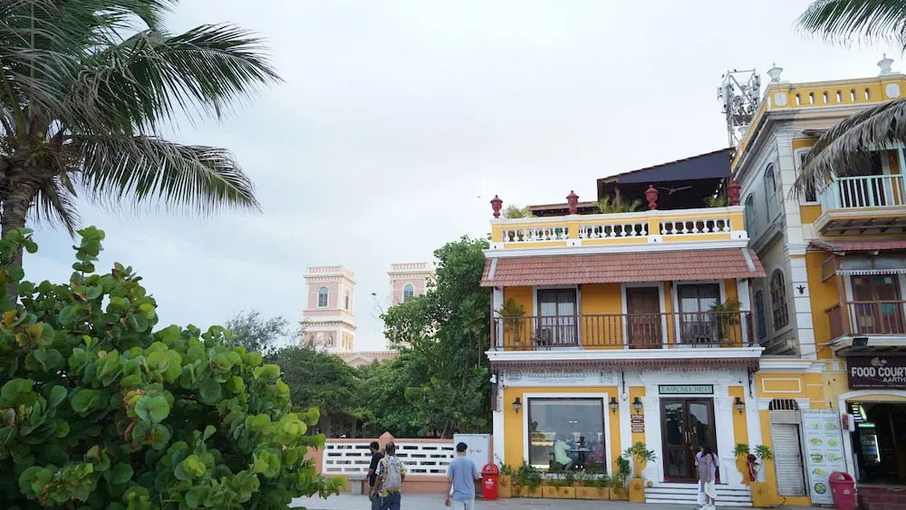 Пудучерри: La Plage SeaView Suites