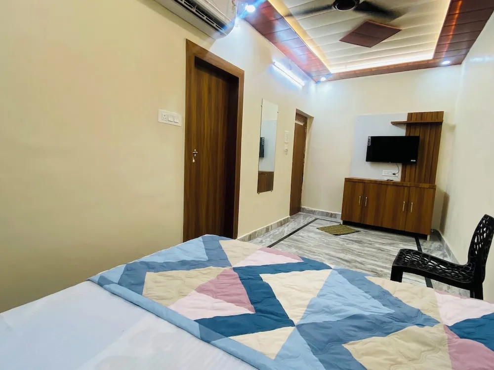 Матхура: The Raman Palace - A Budget Hotel