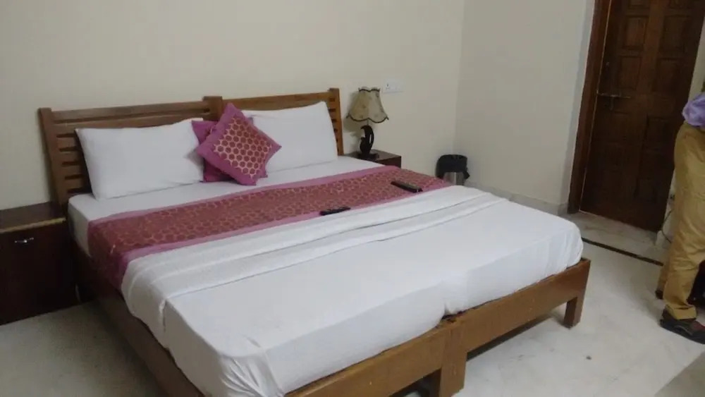 Нойда: Goroomgo Noida Royal Residency