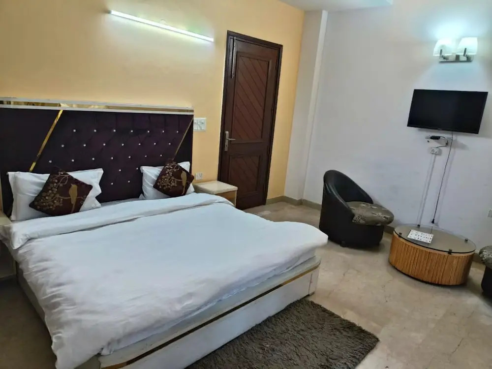Нойда: Goroomgo Noida Royal Residency