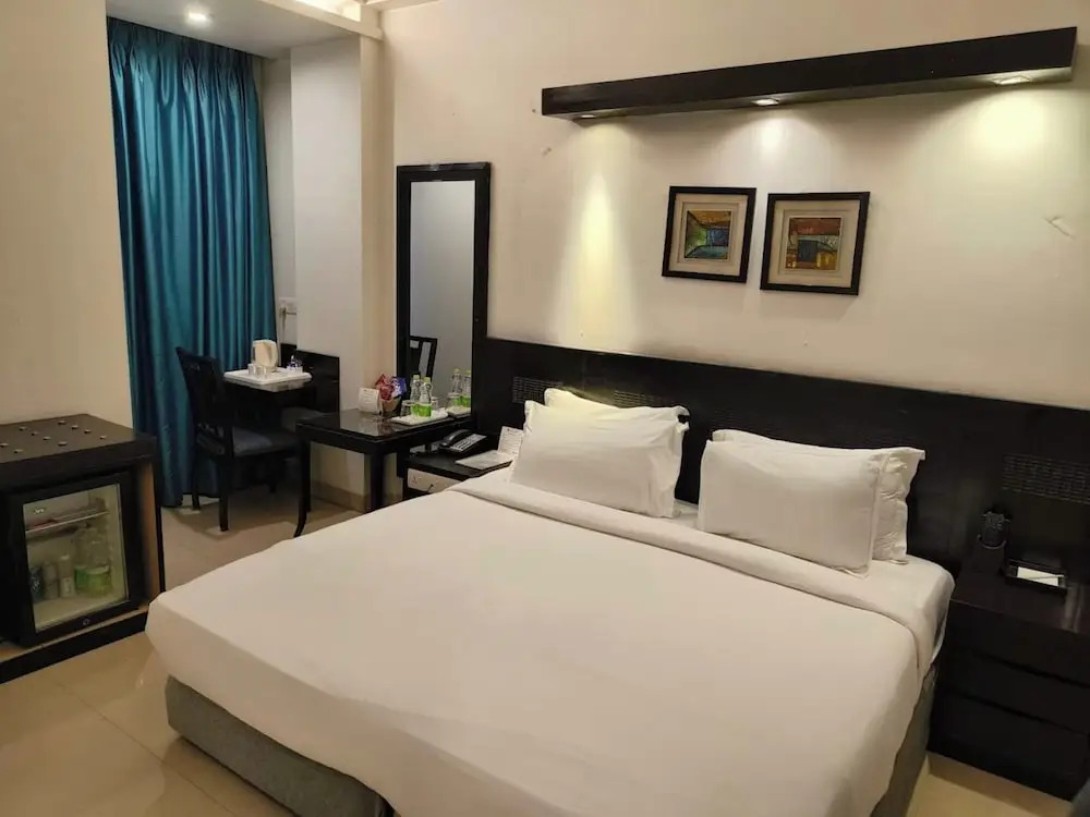 Нойда: Goroomgo Noida Royal Residency