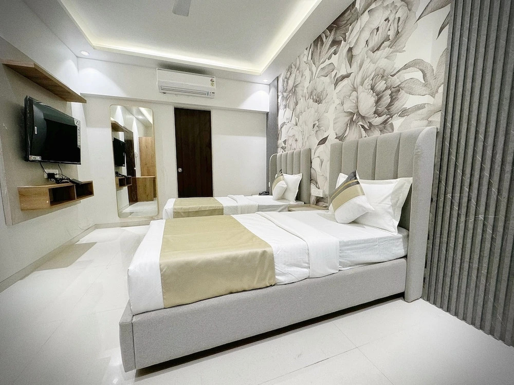 The Orion Premium Suites — фото 1
