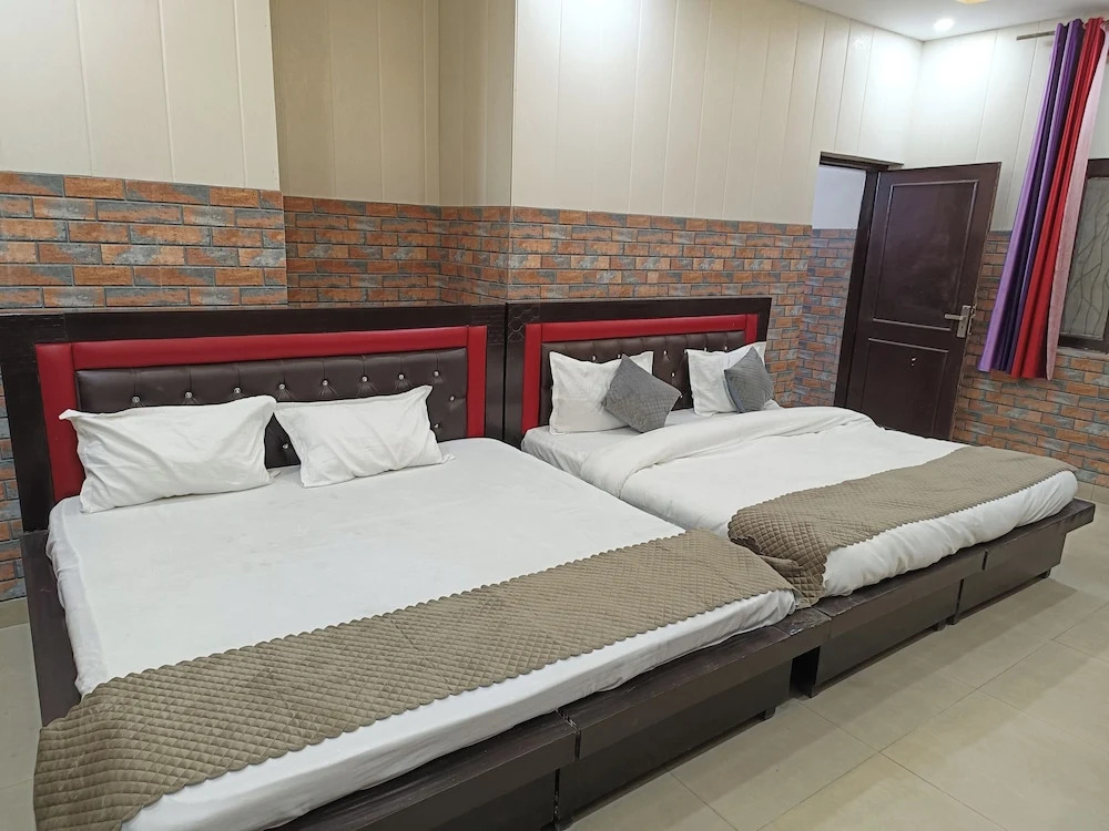 Нойда: Swastika Homes Near Wave City Center Noida