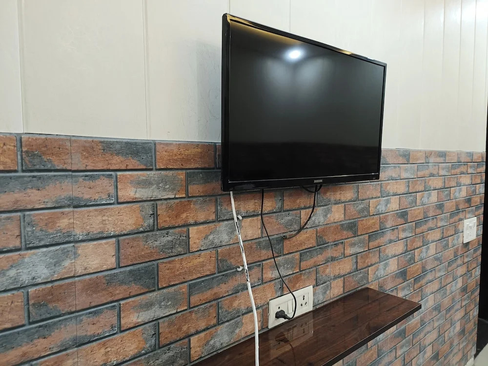 Нойда: Swastika Homes Near Wave City Center Noida