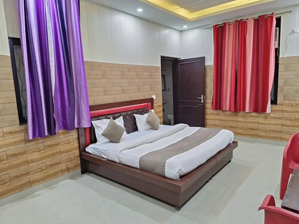 Нойда: Swastika Homes Near Wave City Center Noida