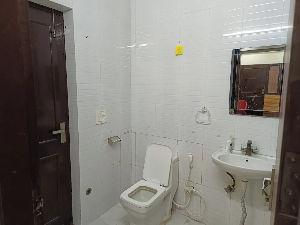 Нойда: Swastika Homes Near Wave City Center Noida