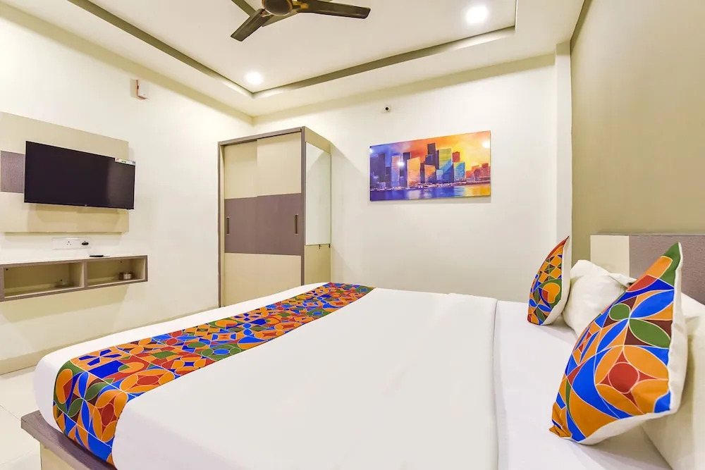 Индаур: Fabhotel Urban Elite