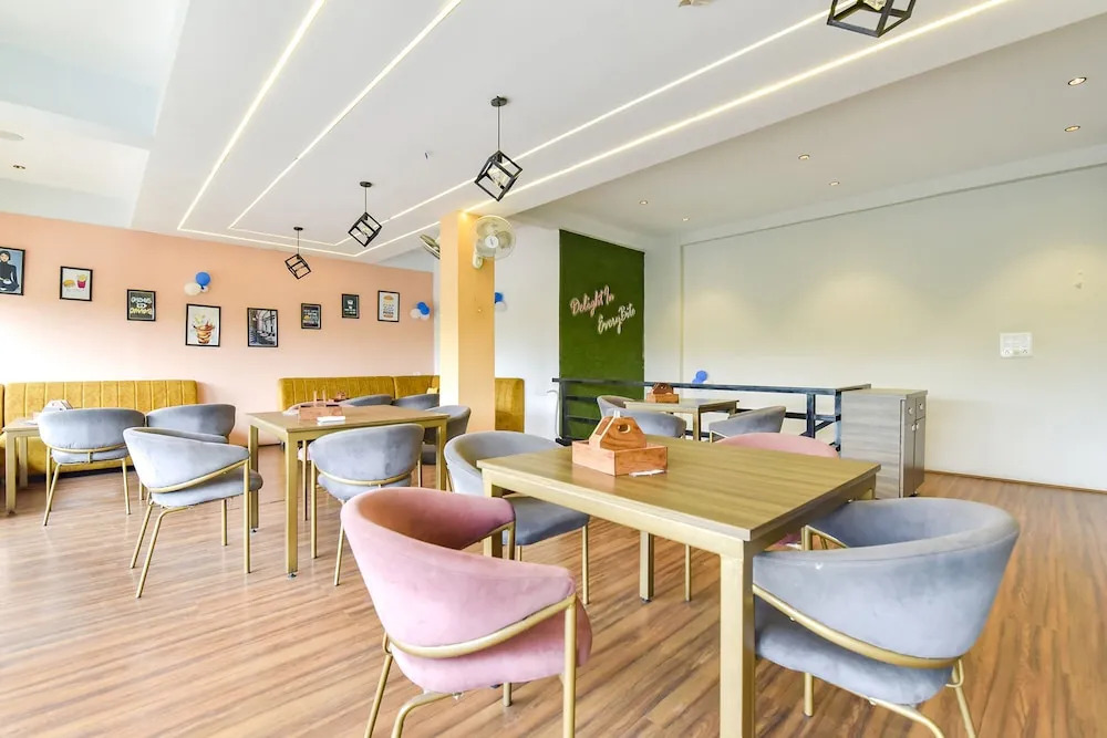 Индаур: Fabhotel Urban Elite