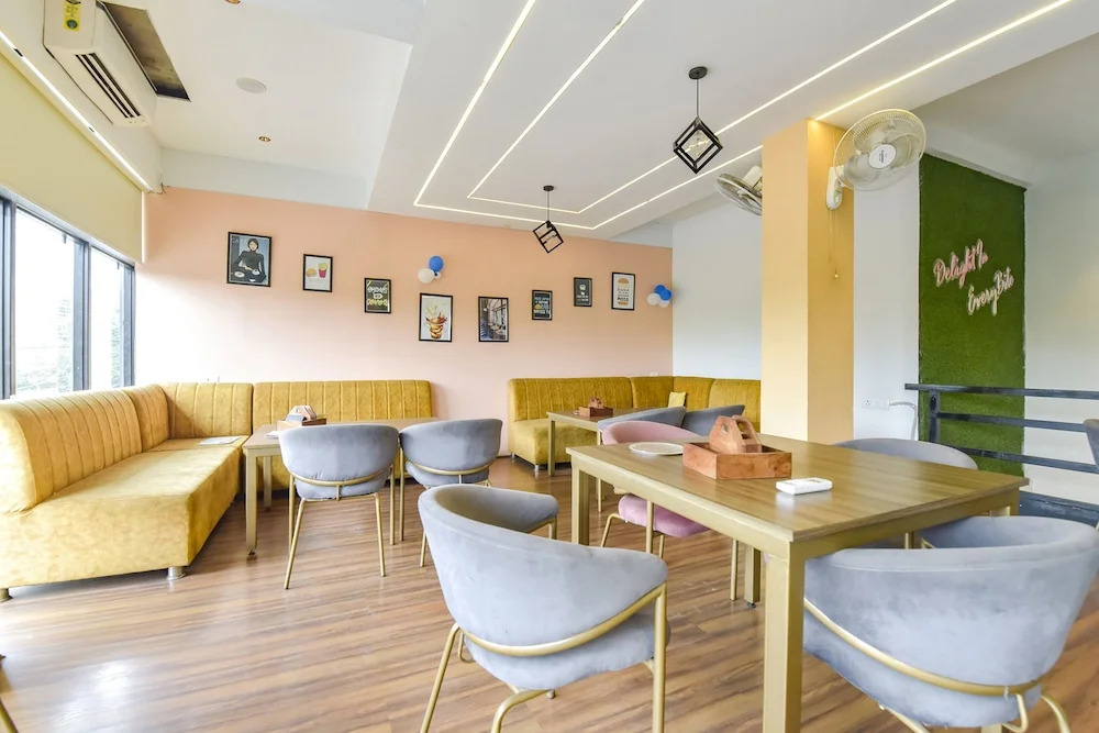 Индаур: Fabhotel Urban Elite