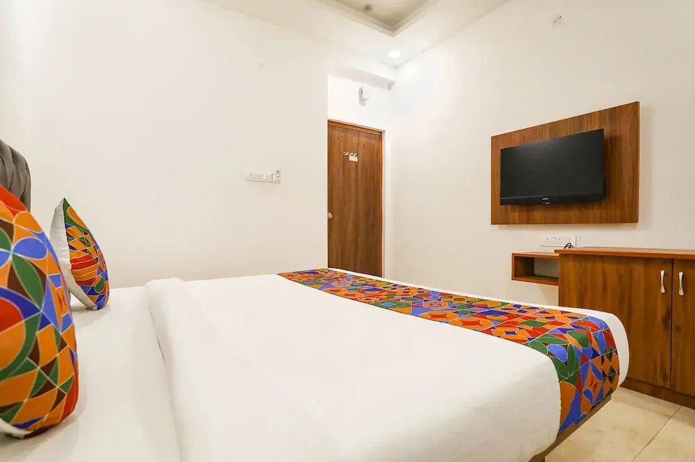 Нагпур: FabHotel Runway Inn
