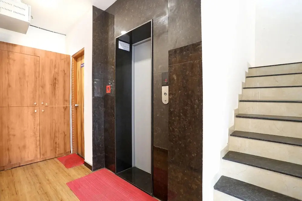 Нагпур: FabHotel Runway Inn