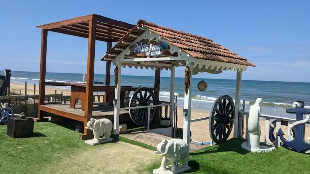 Колва: Pele's beach cottage