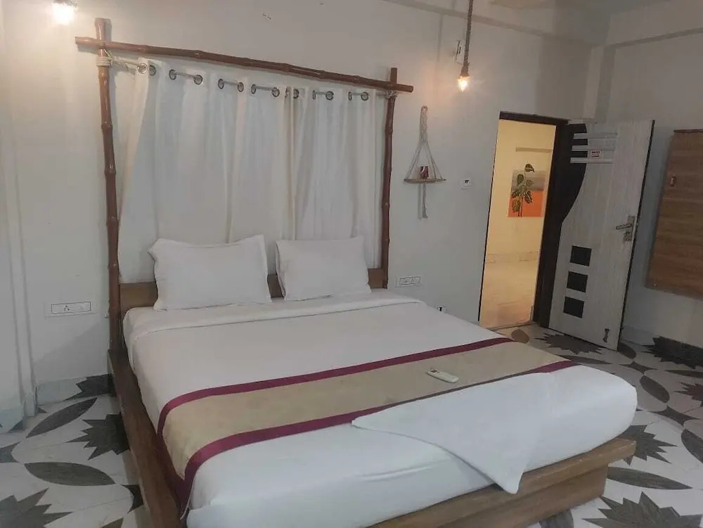 Колката: Blue Sapphire Hotel and Banquet