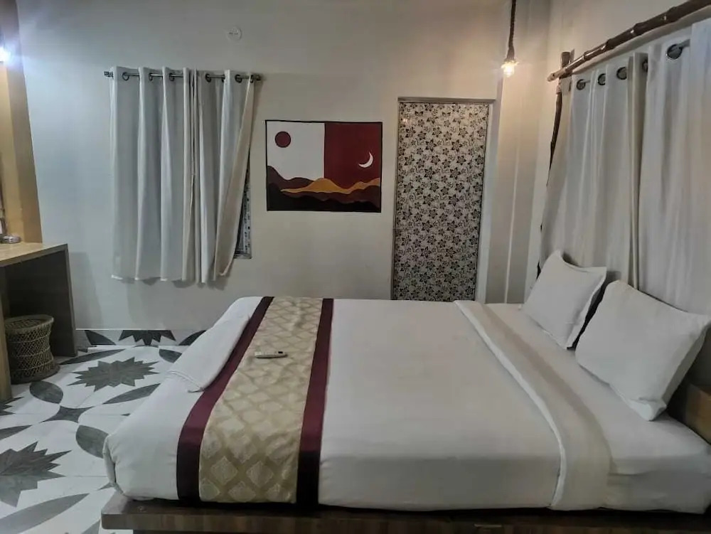 Колката: Blue Sapphire Hotel and Banquet