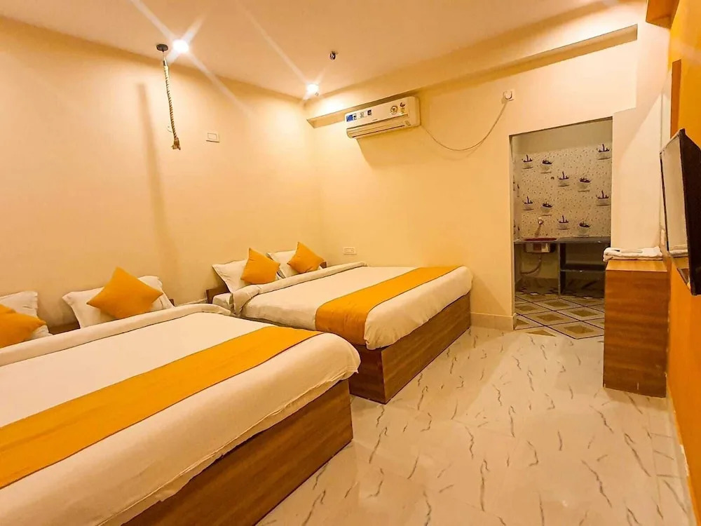 Колката: Blue Sapphire Hotel and Banquet
