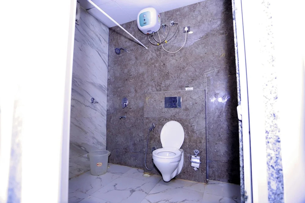 Нойда: Hotel Core One Bliss