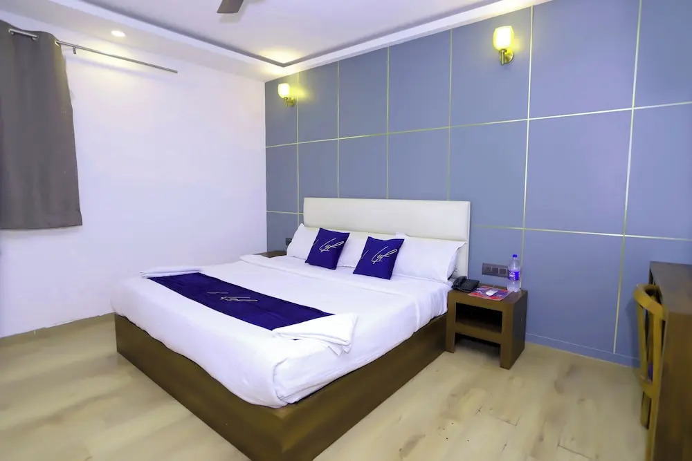 Нойда: Hotel Core One Bliss