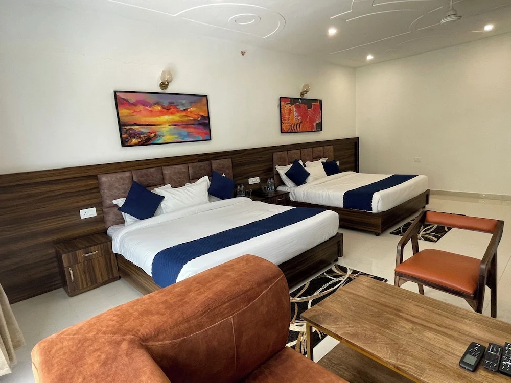 Кангра: Hotel Reem