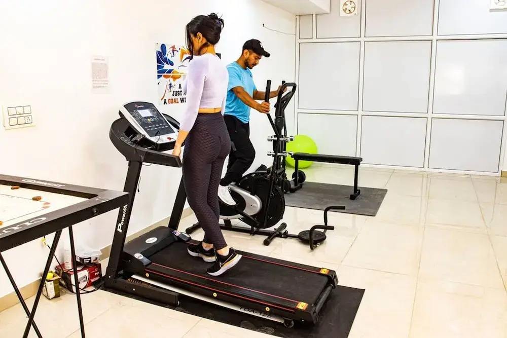 Гуруграм: Modern Cyber Retreat With Gym