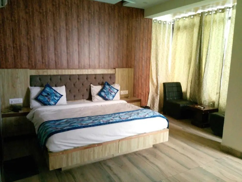 Панчкула: Hotel Glass INN