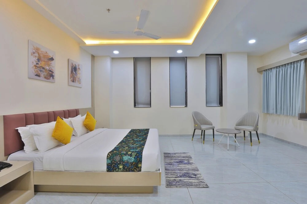 Ананд: Hotel The Grand Radhey