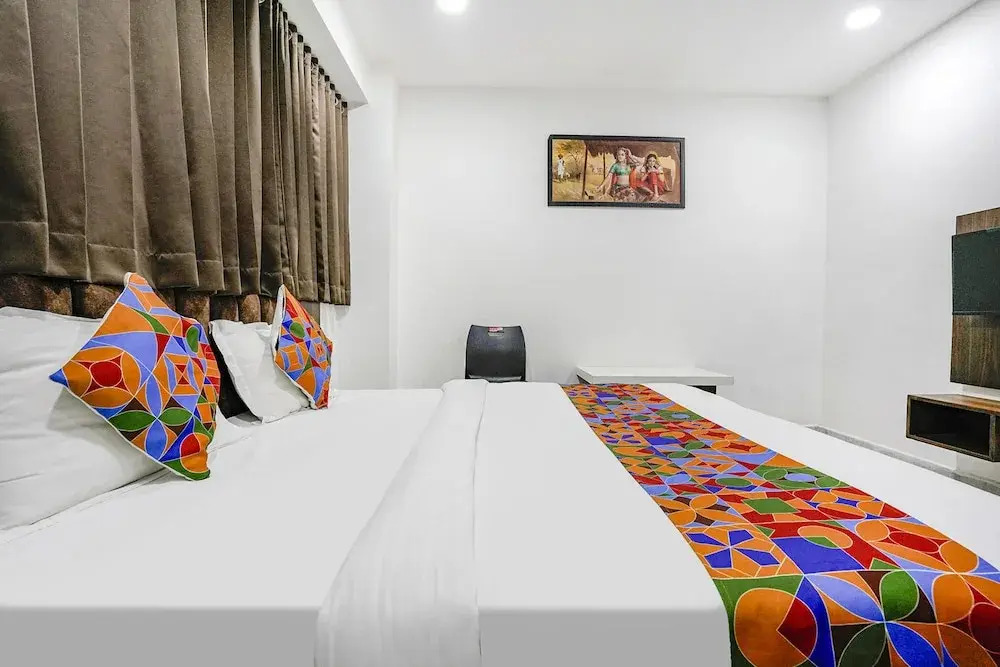 Сурат: Fabhotel Rose Palace