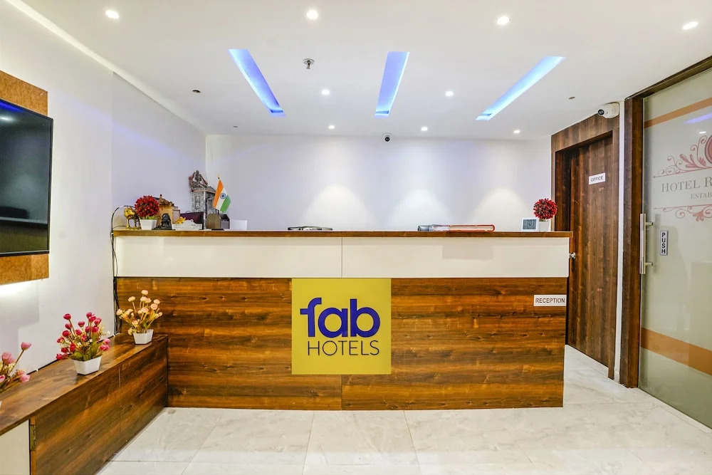 Сурат: Fabhotel Rose Palace