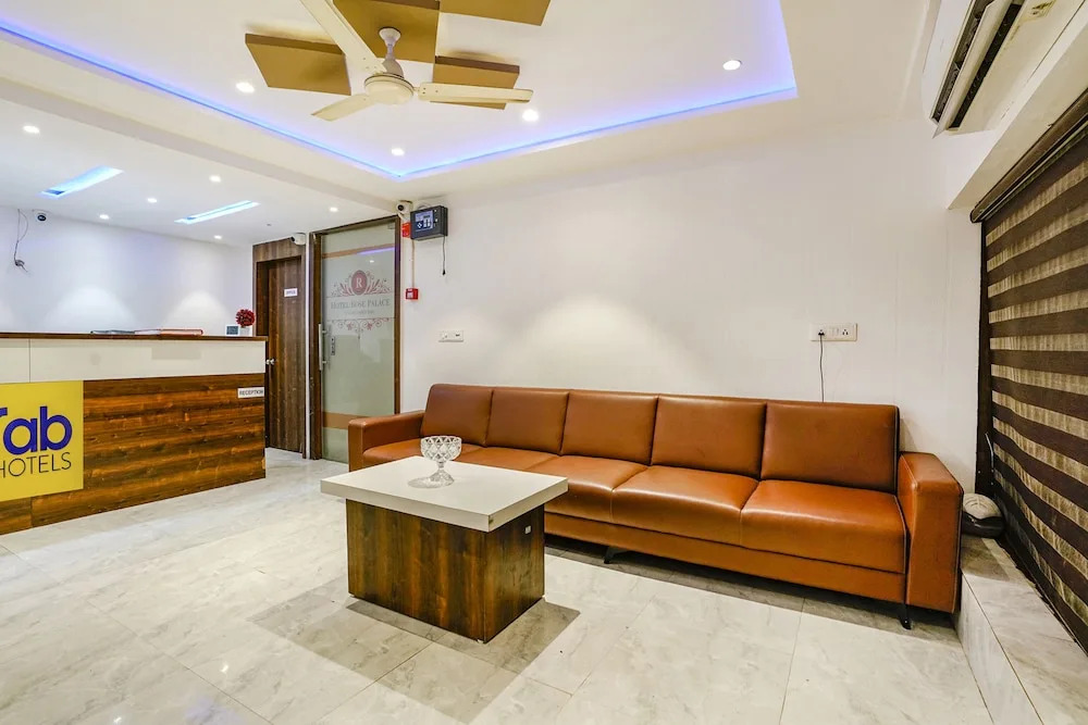 Сурат: Fabhotel Rose Palace