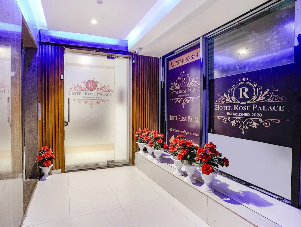 Сурат: Fabhotel Rose Palace