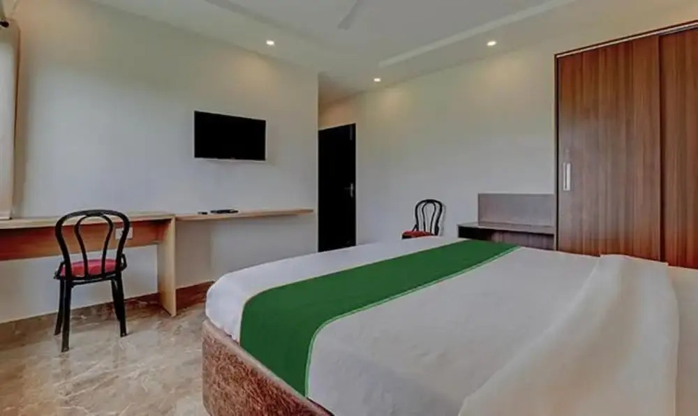 Дехрадун: Fabhotel Shri Krishna Residency