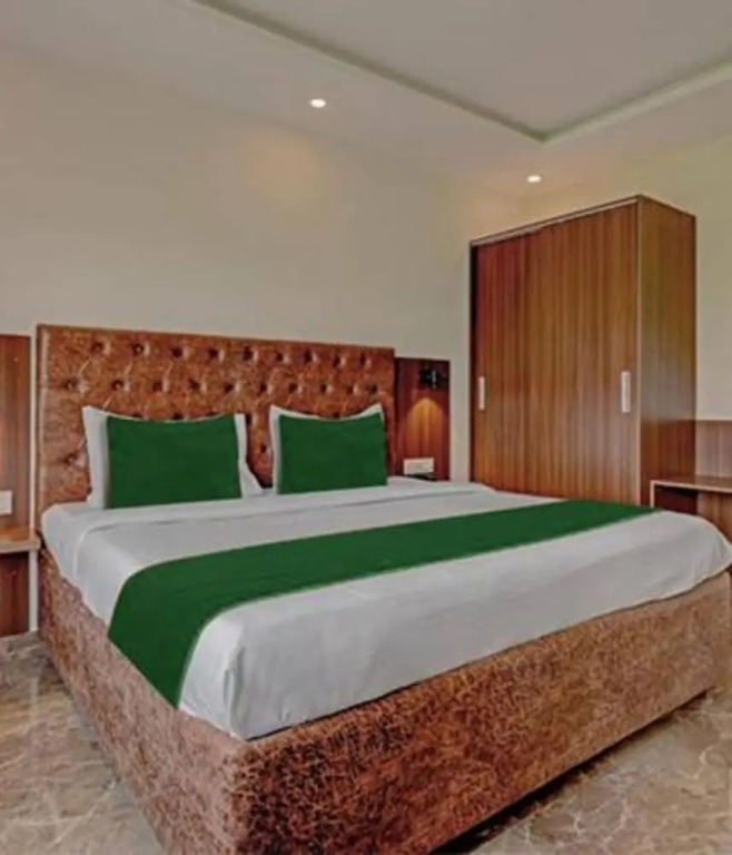 Дехрадун: Fabhotel Shri Krishna Residency