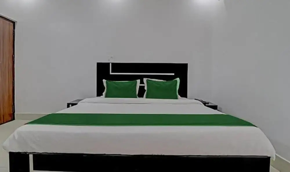 Дехрадун: Fabhotel Shri Krishna Residency